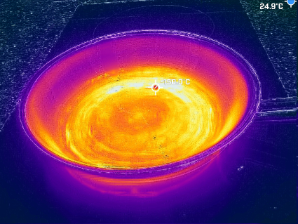 sarten con fundo multidifusor con cámara térmica desde arriba