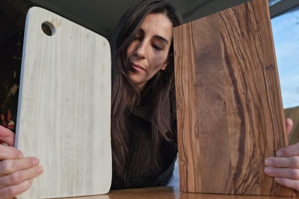 Diferencia entre cuidar y mantener tu tabla de cortar de madera