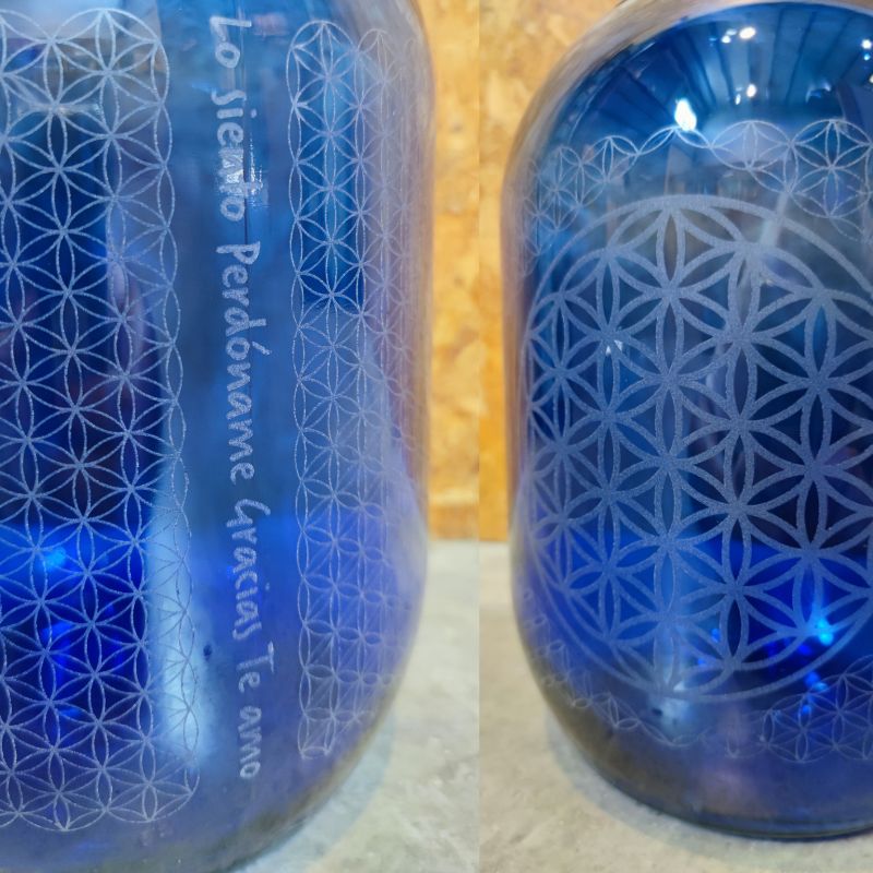 Garrafa azul con grabado láser flor de la vida en 360 Hooponopono