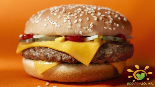 Ecuador planta cara a McDonald’s y a Burger King con un impuesto antiobesidad
