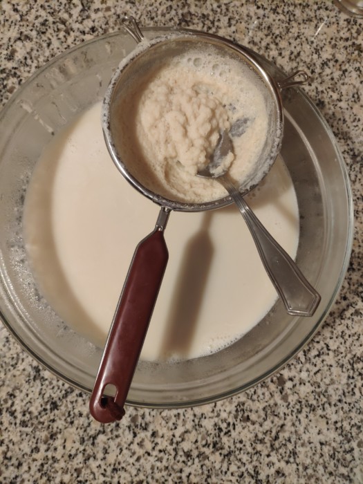 cuajando la leche de soja